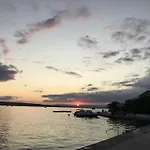 Little Tony- Center 40m Holiday home *