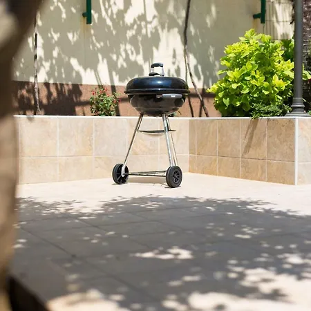 Little Tony- Center 40m Hébergement de vacances *