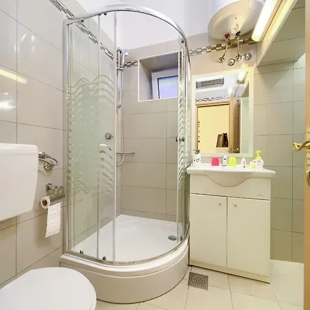 Дом отдыха Little Tony- Center 40m Цриквеница