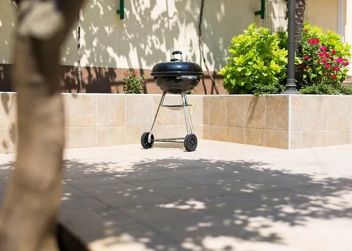 Little Tony- Center 40m 度假居 *