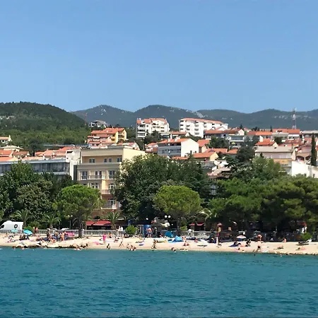 Little Tony- Center 40m Holiday home