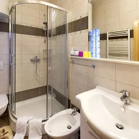 펜션 Little Tony- Center 40m *