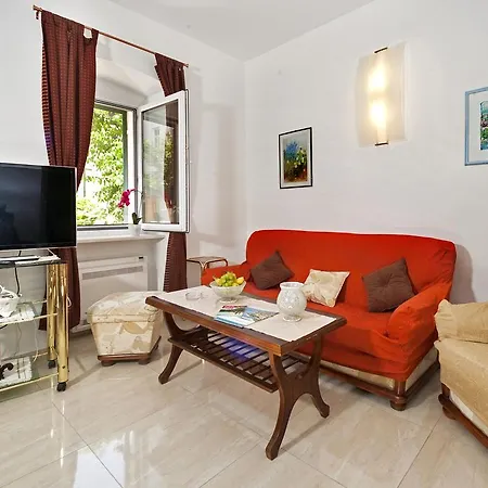 Holiday home Little Tony- Center 40m Crikvenica