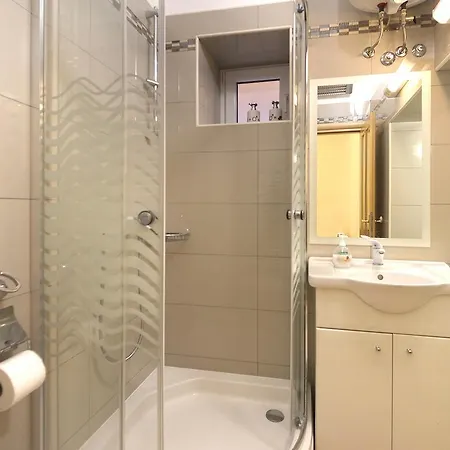 펜션 Little Tony- Center 40m 크리크베니카