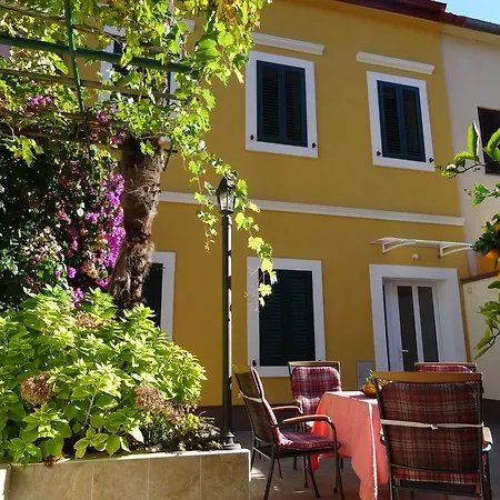 Little Tony- Center 40m Crikvenica