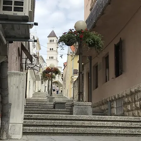 Little Tony- Center 40m 펜션 크리크베니카