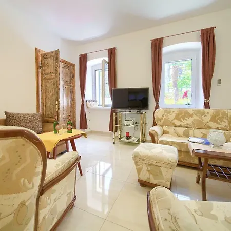 펜션 Little Tony- Center 40m *