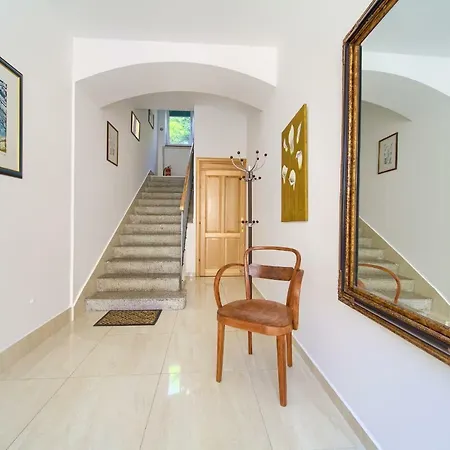 Little Tony- Center 40m Crikvenica