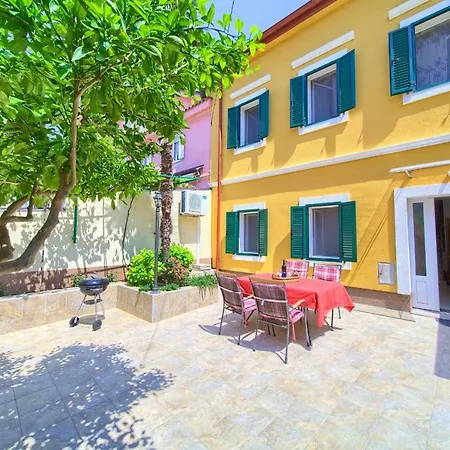 Little Tony- Center 40m Holiday home Crikvenica