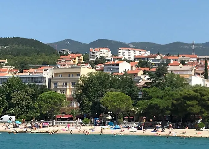 Little Tony- Center 40m Holiday home