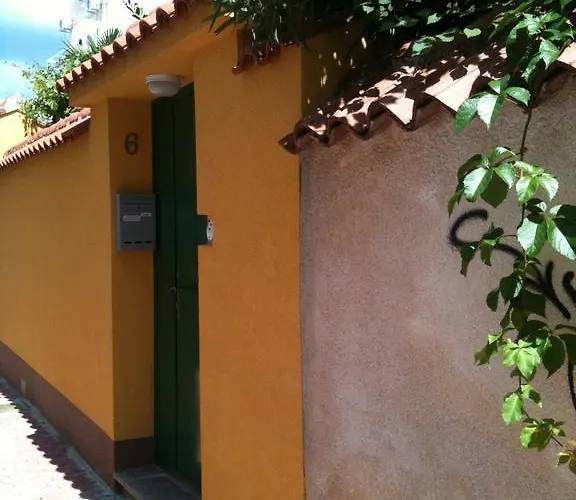 Little Tony- Center 40m Holiday home *